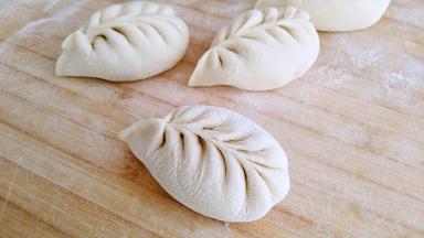 包成喜欢的形状。