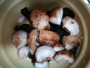 洗净切好，不要切得太小