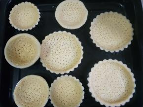 放入预热好的烤箱180度中层烤20分钟左右上色即可。