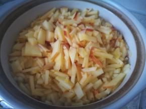 这是烧开后的，搅拌一下，不要给糖，盖盖转小火煮