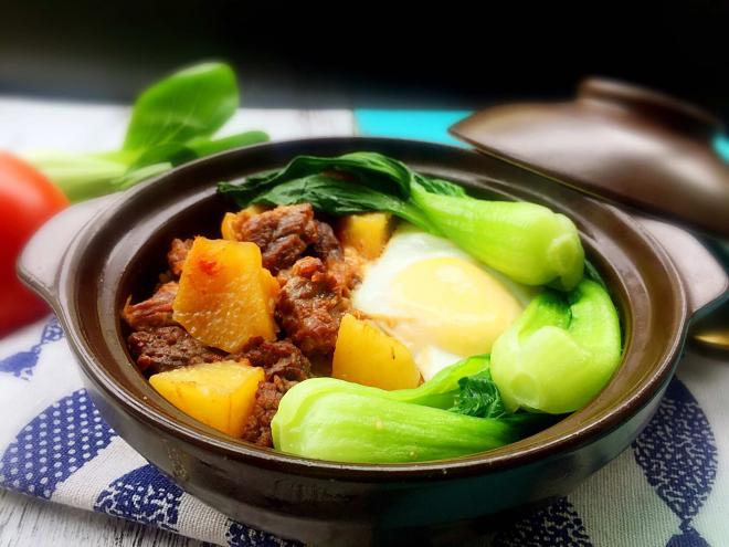 土豆牛腩煲仔饭