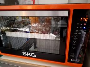 烤箱170度，烤23分钟左右，注意上色好了，要加盖锡纸