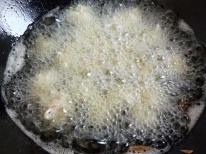 丸子会再油里翻滚