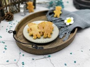 美美的开吃啦～宝贝吃的不亦乐乎，边吃边说吃掉你的小耳朵，再吃了你的全部(^_^)