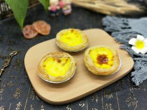 戴上隔热手套取出烤盘，晾一会即可食用。