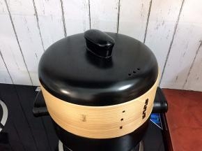 大火烧开水后转小火蒸一小时即可