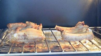 继续放入烤箱烤完余下的时间