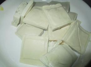 然后把白豆腐干放进去霉三个小时