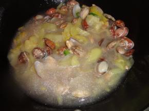 再加入适量的清水