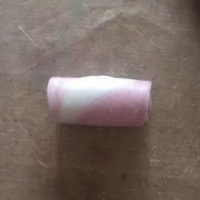 注意：这一次最好是擀成矩形，这样烤出来的圈圈很好看的，不容易漏豆沙哦。
