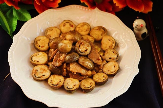 草菇炒肉片