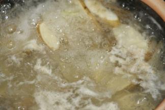 大火烧开后转小火慢熬45分钟