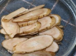 牛蒡先切薄薄的斜片