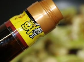 加入加油，转大火翻炒一分钟即可