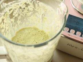 细腻爽滑，再加入适量蜂蜜调味。