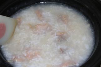 转大火，滚2分钟即可
盛起撒上白芝麻和葱花即可食用。