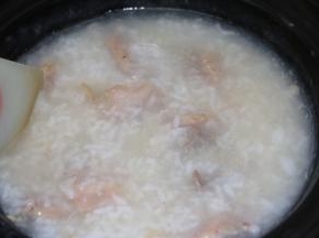 转大火，滚2分钟即可
盛起撒上白芝麻和葱花即可食用。