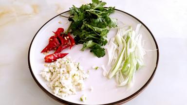 所有的食材处理一下，如图。