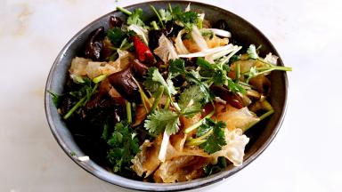 彻底拌匀即可。