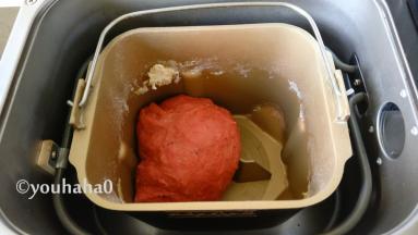 揉面的面团，已经变成全红的