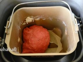 揉面的面团，已经变成全红的