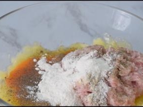 加入面粉和玉米淀粉
