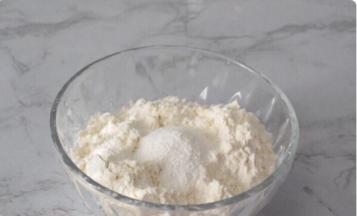 低筋面粉中加入泡打粉