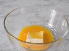 嫩豆腐加入鸡蛋液