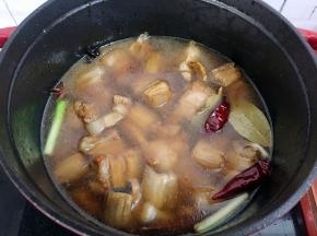 加入适量的清水