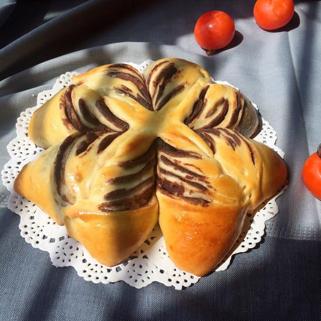 豆沙千层四叶草面包