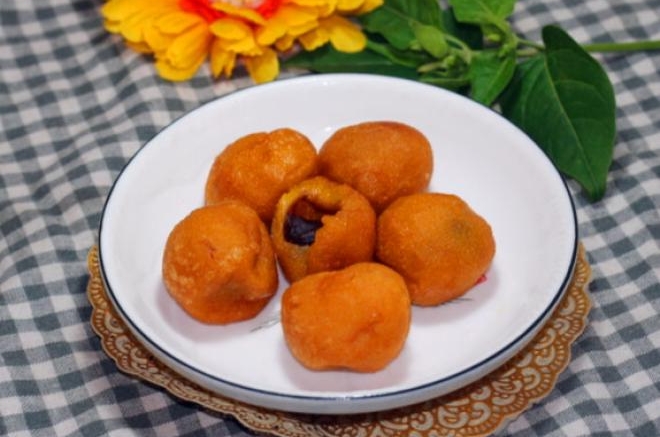 油炸南瓜豆沙圆子