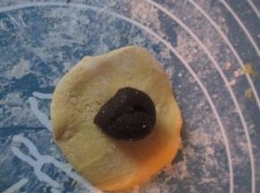 中间放上豆沙
