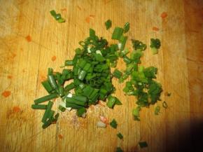 把香葱切碎