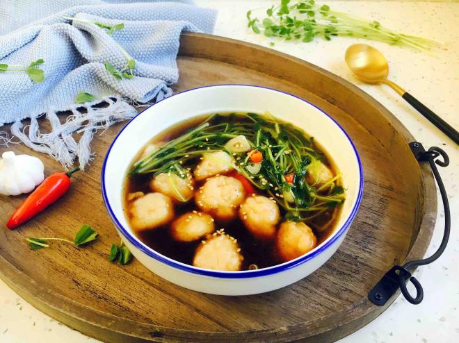 黑胡椒酸辣巴沙鱼丸汤