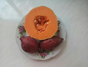 准备南瓜和紫薯。