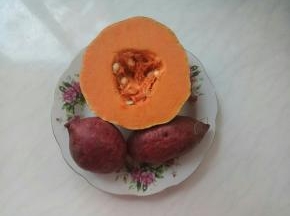 准备南瓜和紫薯。