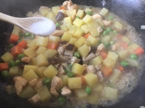 放入少许要调味。