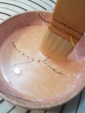 把水，油，蜂蜜混合搅匀。