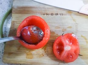 番茄切开，挖出心