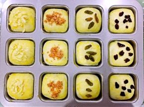 面包表面还可以加上自己喜欢的材料装饰。