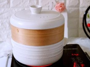 中火烧开后继续蒸12分钟即可关火、焖4分钟即可