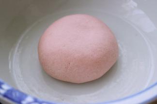 再来和成光滑的面团