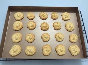 烤至表面金黄色即可