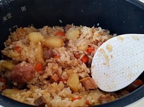 滴声响起后，拌匀食材。