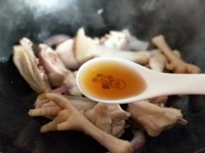 加入料酒。