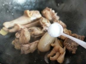 加入盐。