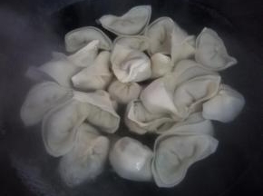 加入馄饨。