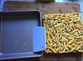 冷却后倒出烤盘