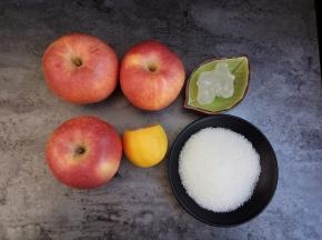 首先准备好食材:苹果、柠檬、白糖、冰糖