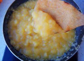 再次放入锅中，小火慢慢加热